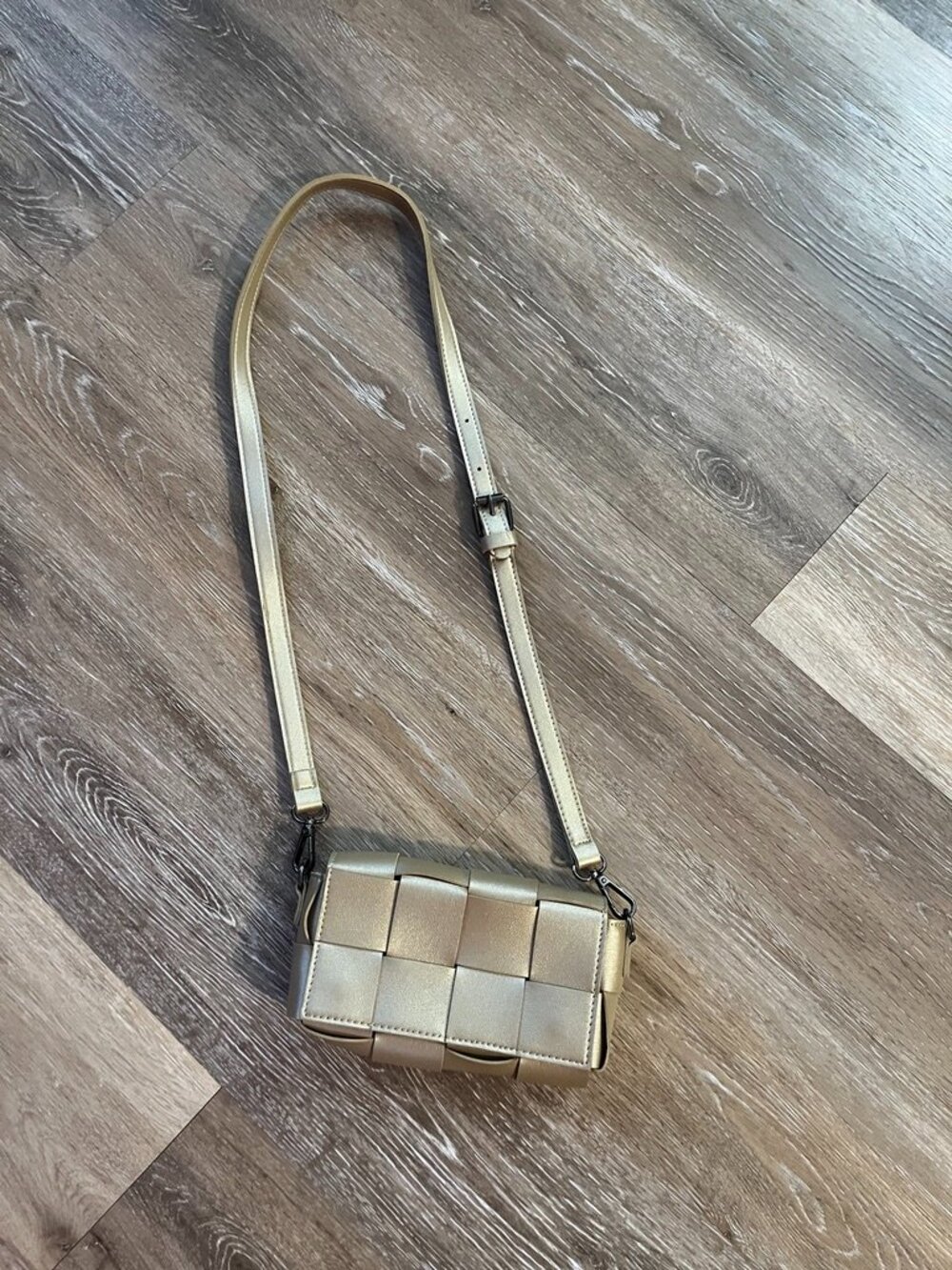 Gold Woven Extendable Crossbody